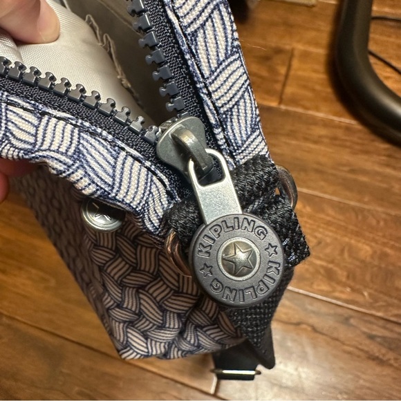 Kipling Damian Up Crossbody Bag Groovy Vines New With Tags NWT - Picture 11 of 13